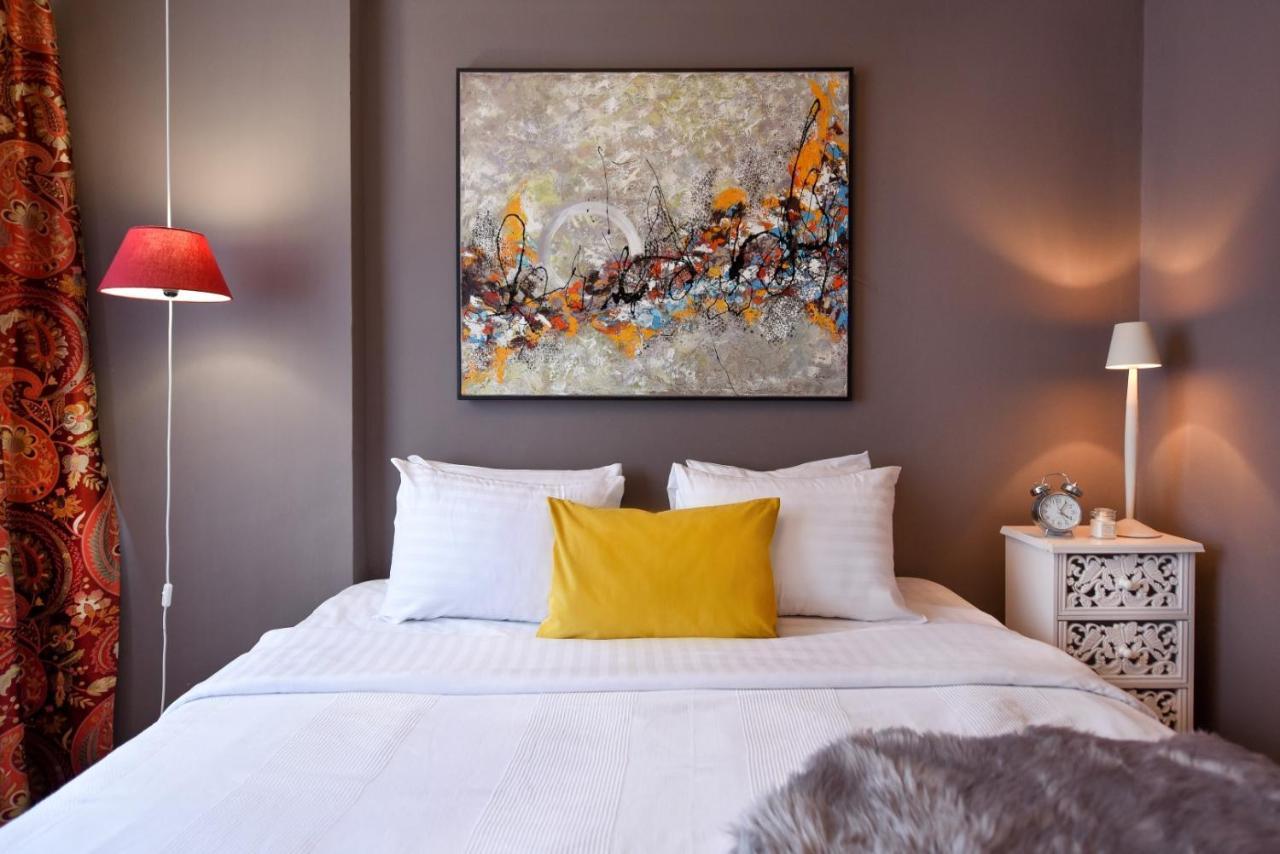 Downtown Oasis: Central Apartments With Cozy Charm ブカレスト エクステリア 写真